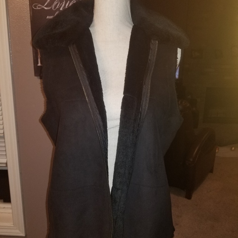 ❄Jones Wear Sport Faux Fur Vest Sz M